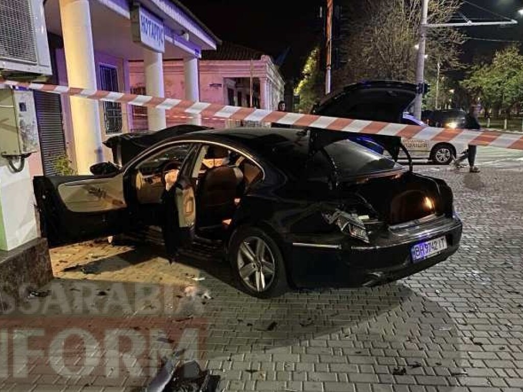 Ночью в Одесской области пьяный водитель без прав спровоцировал ДТП: погиб мужчина, вылетевший через окно авто (ФОТО)