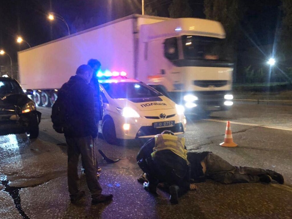 На Теремках в Киеве пешеход-нарушитель попал под колеса Hyundai (ФОТО)