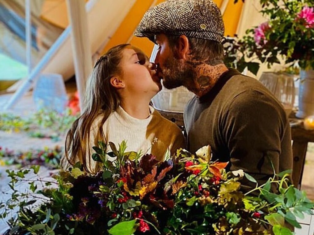Дэвид Бекхэм поцеловал малолетнюю дочь в губы и вызвал недоумение в Сети (ФОТО)