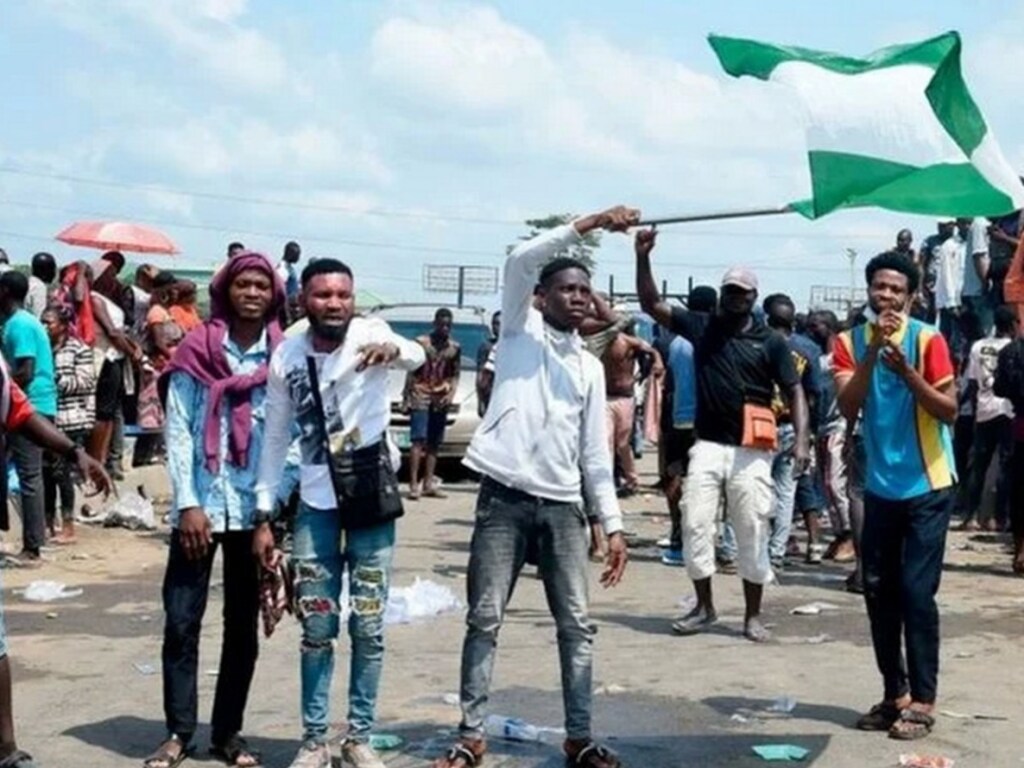 Массовые погромы в Нигерии в последние два дня привели к гибели двух полицейских