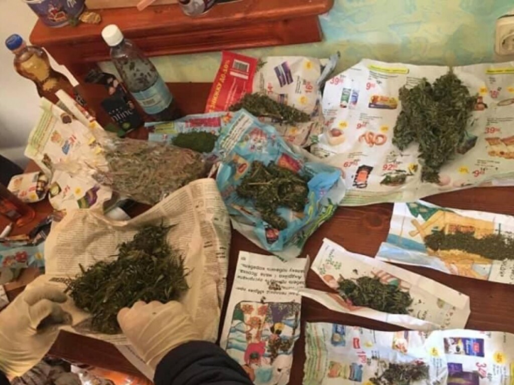 В доме жителя Закарпатья нашли 3,5 килограмма марихуаны (ФОТО)