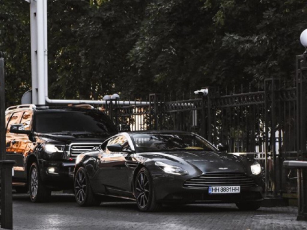 В Одессе заметили роскошный Aston Martin за 6,5 миллиона гривен (ФОТО)