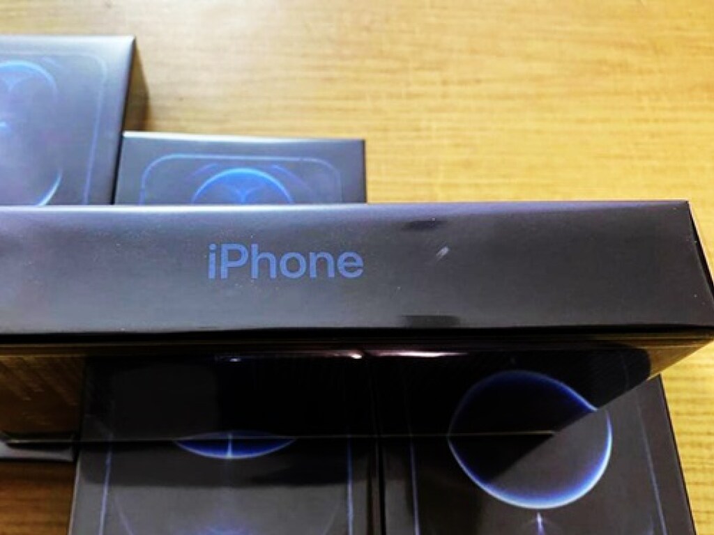 Первую партию контрабандных iPhone 12 пытались ввезти в Украину до старта официальных продаж (ФОТО)