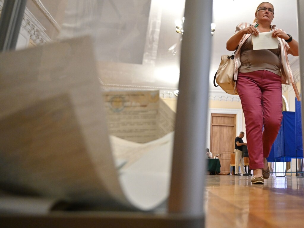 В Луцке наблюдатель на избирательном участке выпрыгнул в окно после старта подсчета голосов
