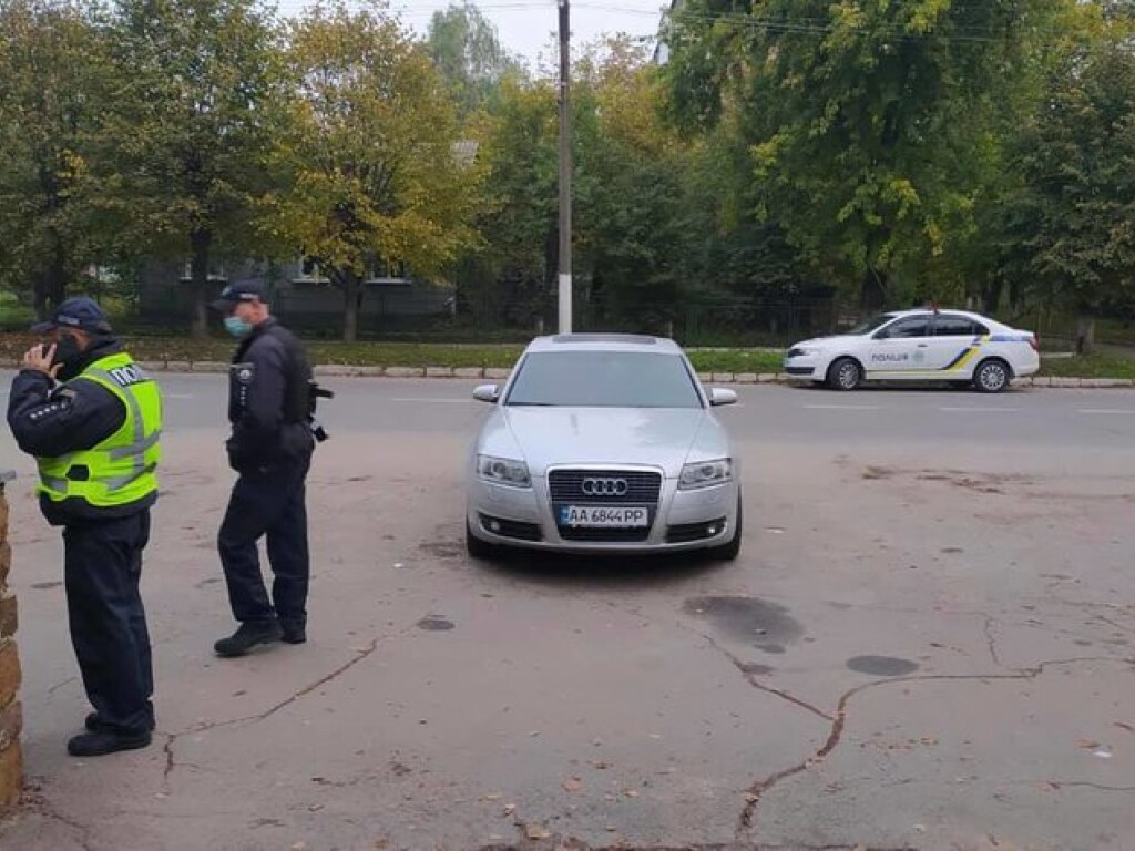 Двое жителей Винницкой области напали на членов избиркома: пытались завладеть документацией (ФОТО)