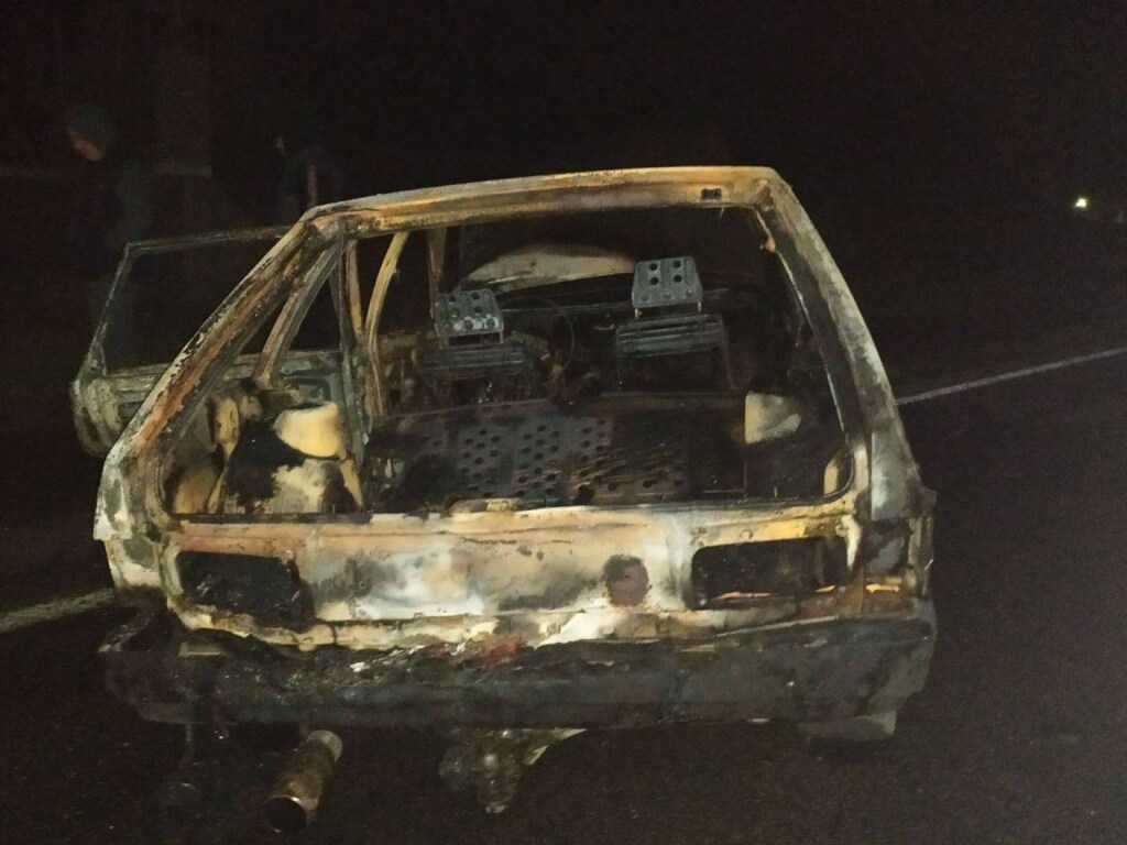  В Харькове сгорел автомобиль – ГСЧС (ФОТО)