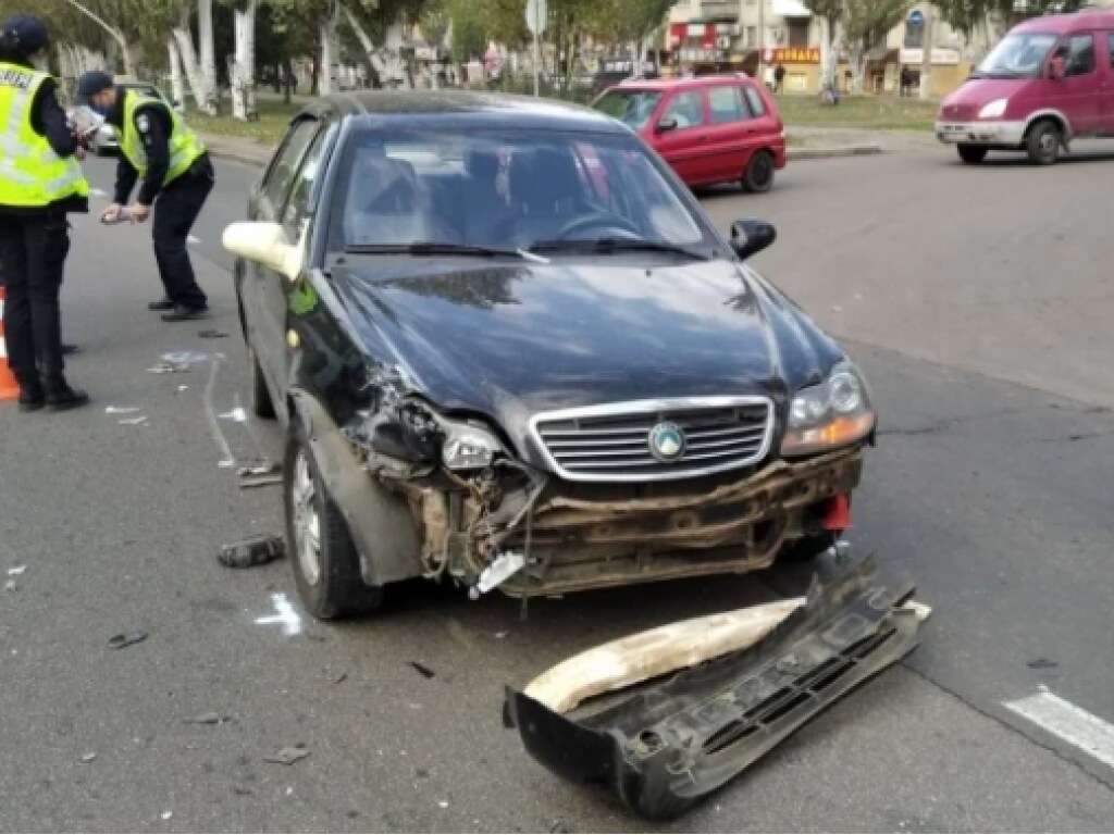 Geely протаранил маршрутку в Николаеве (ФОТО)