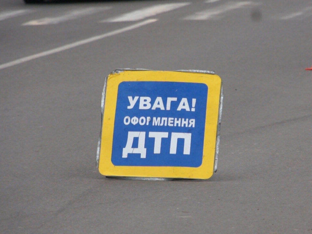 На Бессарабке в Киеве пешехода-нарушителя сбило авто (ВИДЕО)