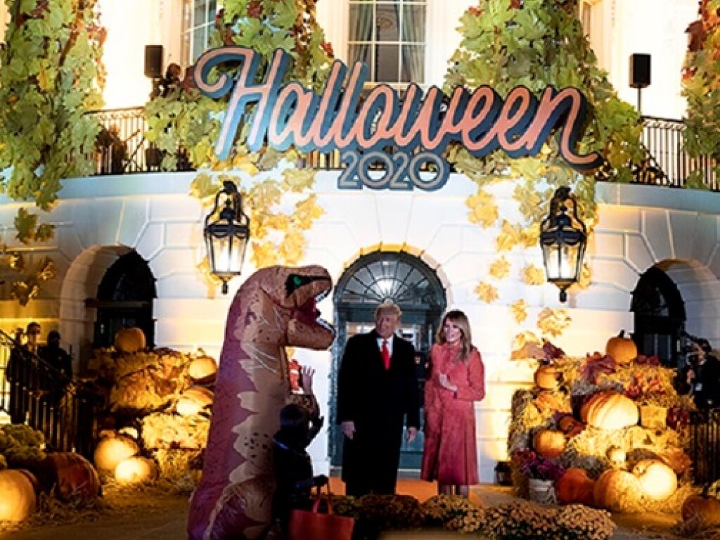 Дональд и Меланья Трамп пышно отметили Хеллоуин (ФОТО)