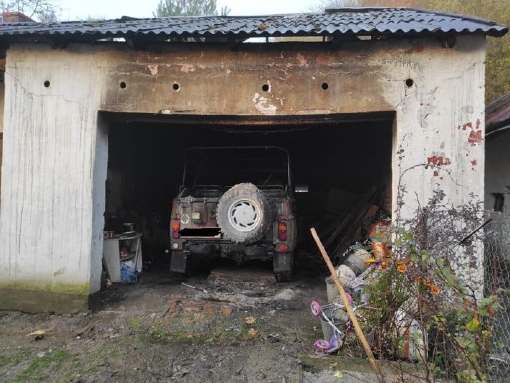 На Львовщине мужчина сгорел заживо в гараже (ФОТО)