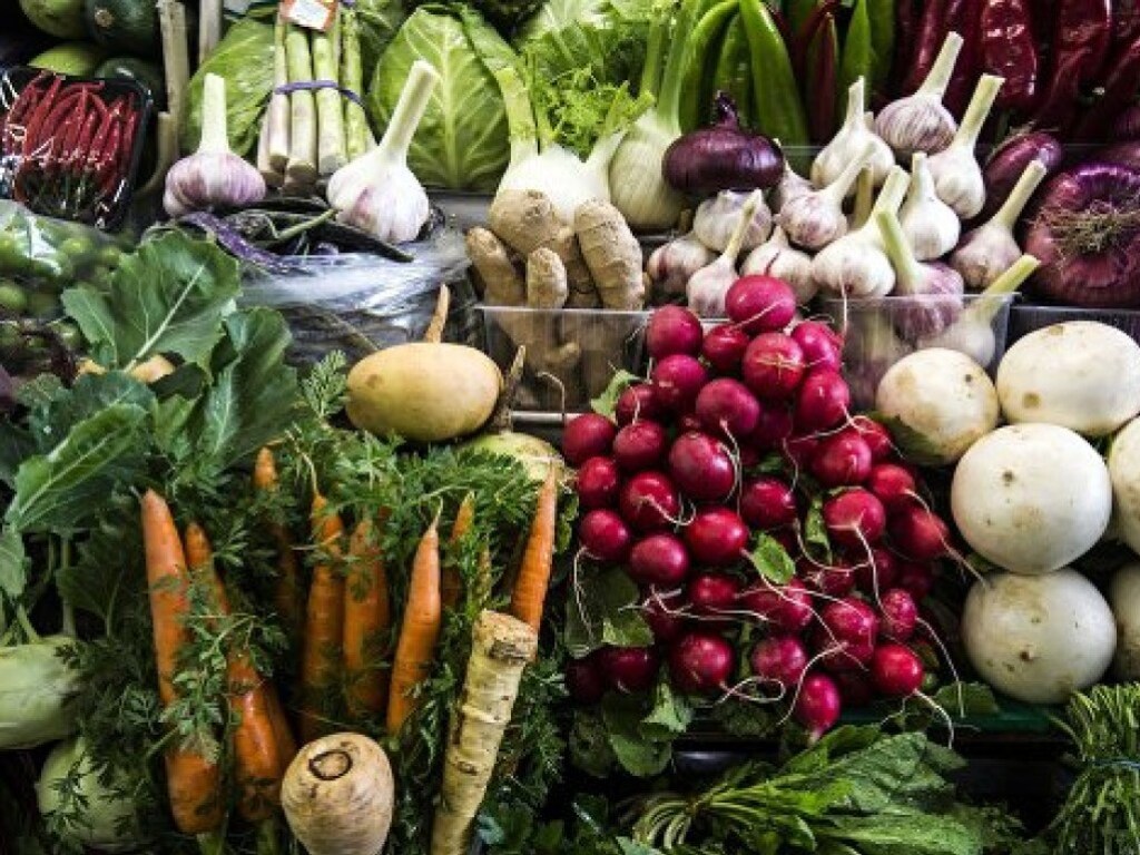 В украинских супермаркетах снизили цену овощей из-за падения покупательской способности &#8212; экономист