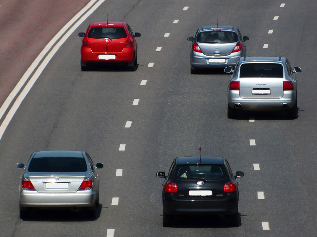 «Непрофессиональный документ»: эксперт оценил стратегию Кабмина о повышении безопасности на дорогах