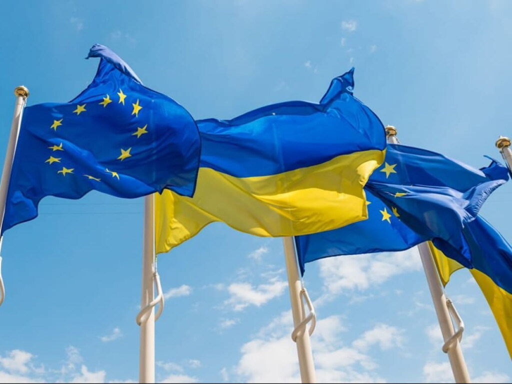 В ЕС намекнули на прекращение финансовой помощи Украине из-за решения КСУ