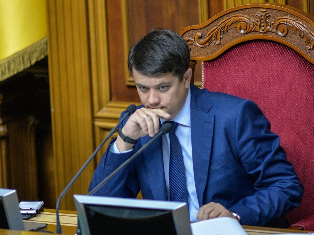 Разумков пообещал реакцию со стороны Зеленского и ВР на решение КСУ (ВИДЕО)