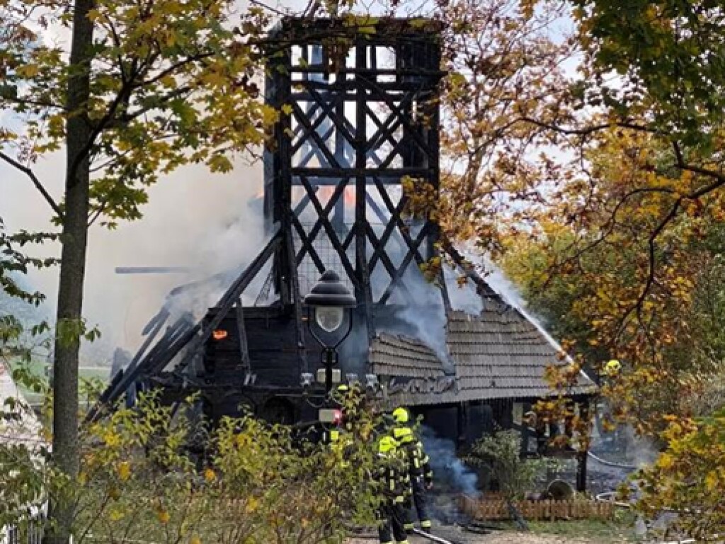 В Праге решили восстановить сгоревшую украинскую церковь (ФОТО)
