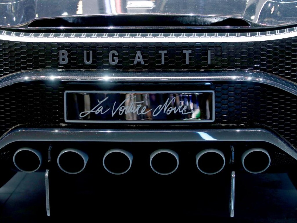 Компания Bugatti показала суперболид за три миллиона долларов (ВИДЕО)