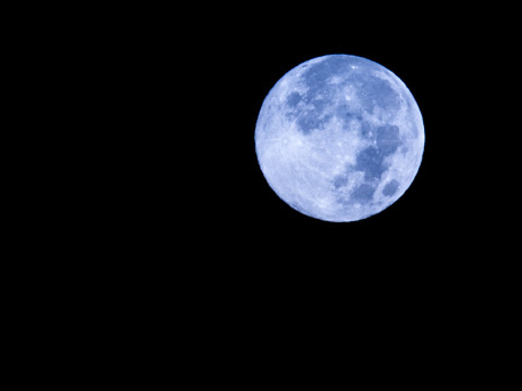 Полнолуние на Хэллоуин: жители Земли увидят «голубую Луну»