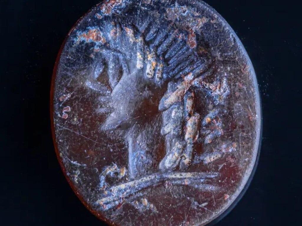 В Израиле археологи обнаружили уникальную находку с ликом божества (ФОТО)