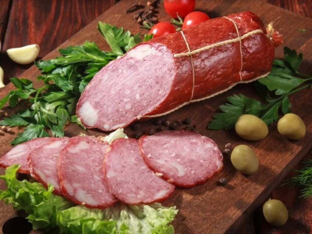 Гастроэнтеролог назвал сорта колбас, полезных для здоровья