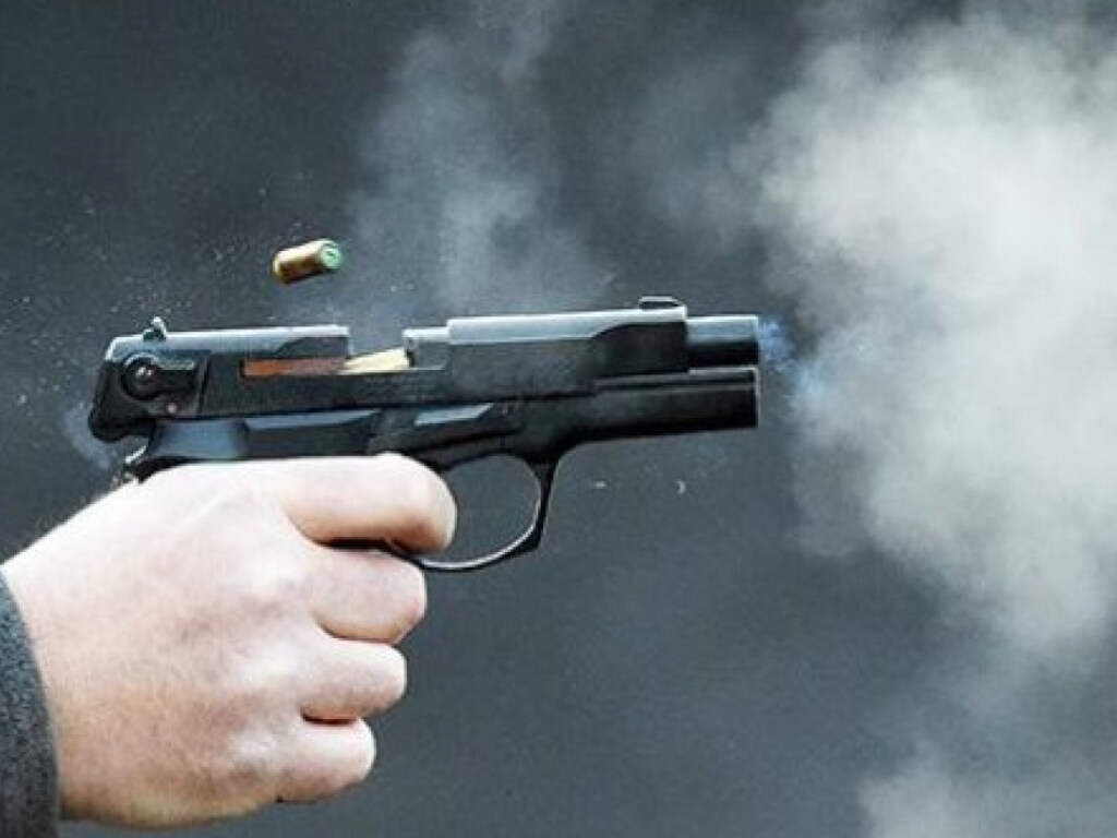 В харьковском ресторане экс-охранник нардепа стрелял из пистолета: агрессор был смертельно травмирован бутылкой и погиб (ФОТО)