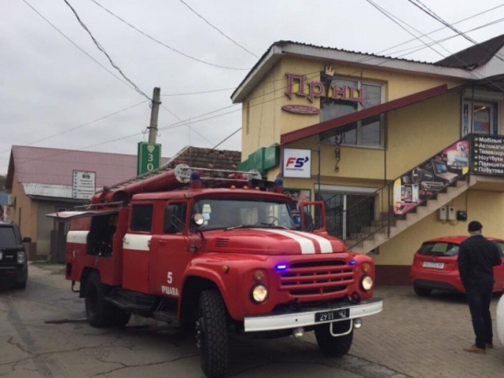 На Закарпатье произошел пожар в ателье-магазине (ФОТО)