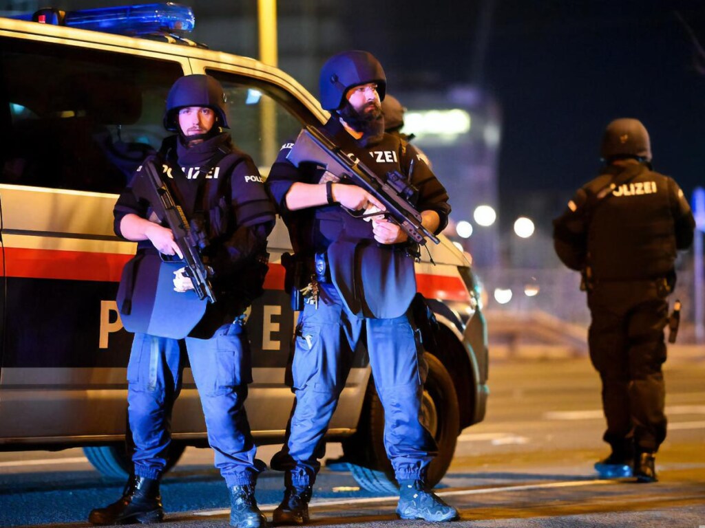 Теракт в Вене: количество погибших достигло 4 человек, в больнице остаются 17 пострадавших