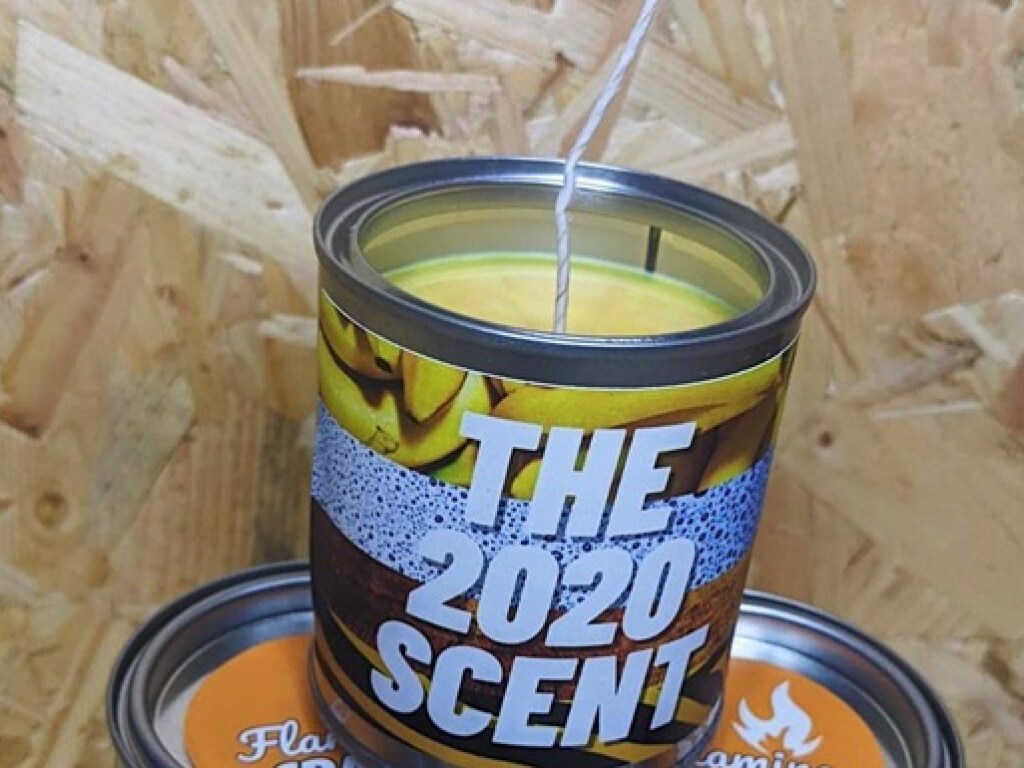 В продаже появились свеча с «запахом 2020 года» (ФОТО)