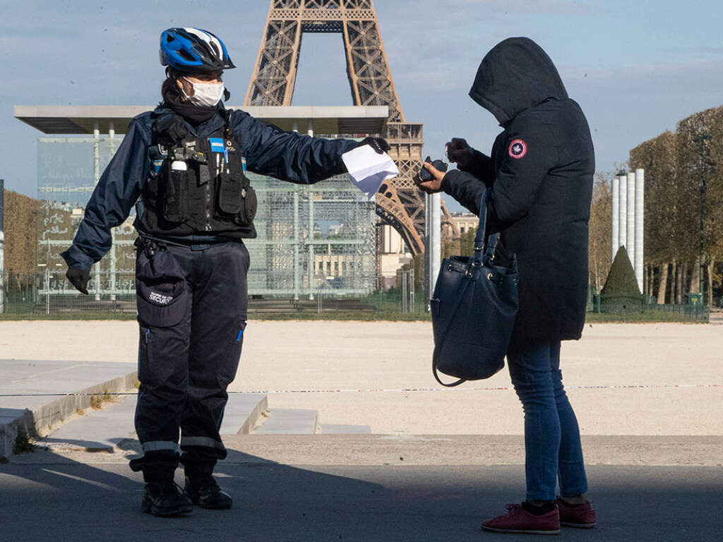 Власти Франции готовы к ослаблению карантина