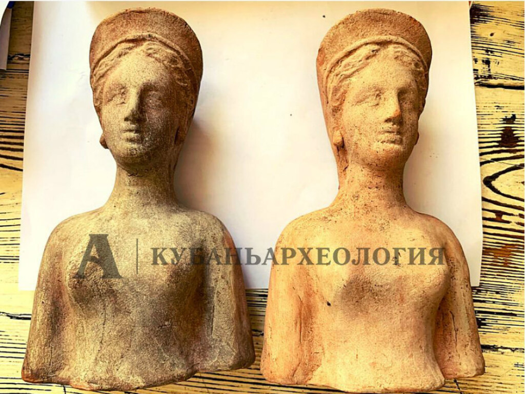 В Крыму возле моря археологи обнаружили фигурки древнегреческой богини плодородия (ФОТО)