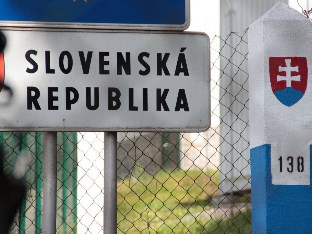 Словакия ограничивает пропуск на границе с Украиной