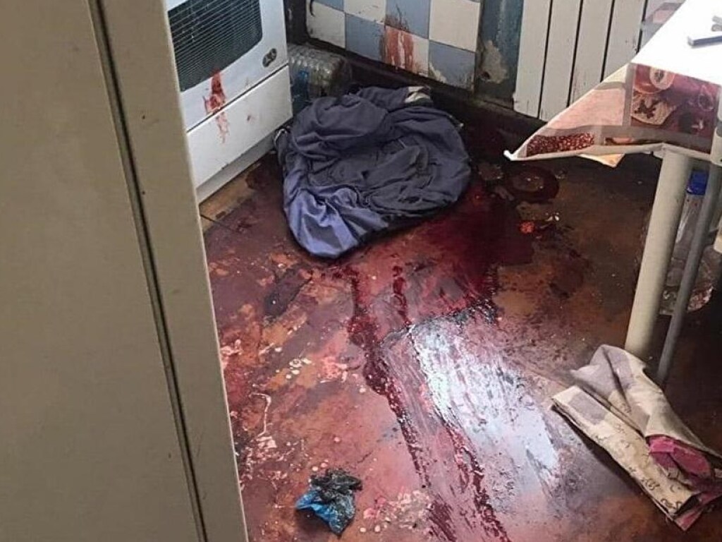 Квартирная вечеринка в РФ закончилась жестокой кровавой расправой: выжила только школьница