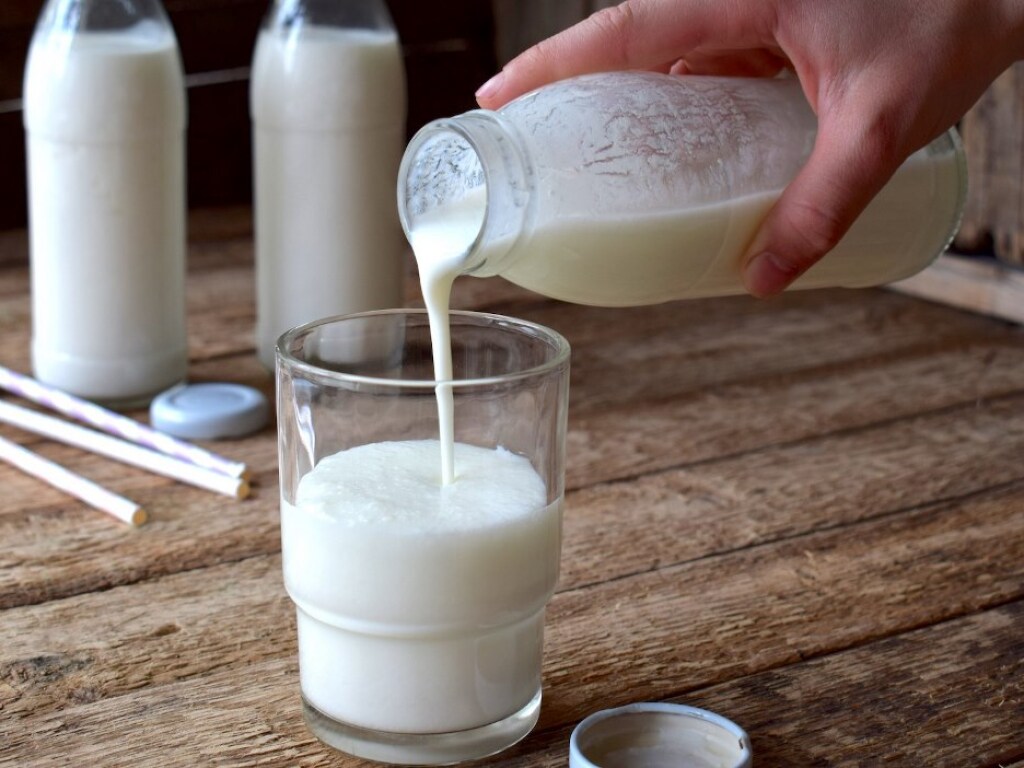 Врачи рассказали, когда молоко становится опасным для здоровья