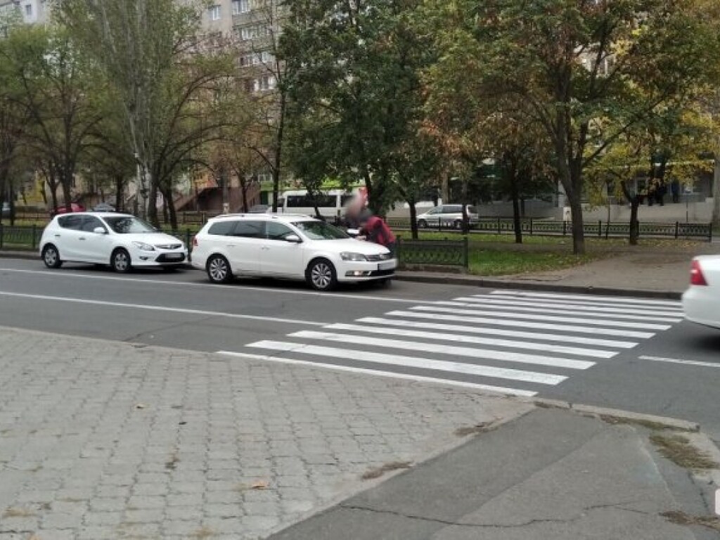 В Николаеве на светофоре столкнулись Hyundai и Volkswagen (ФОТО)