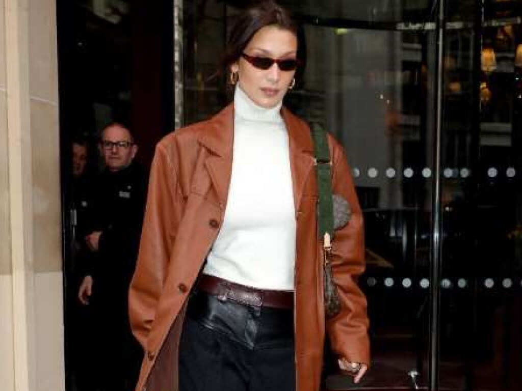 Кожаный пиджак: Модель Белла Хадид показала ланч с отцом и свой новый аутфит (ФОТО)