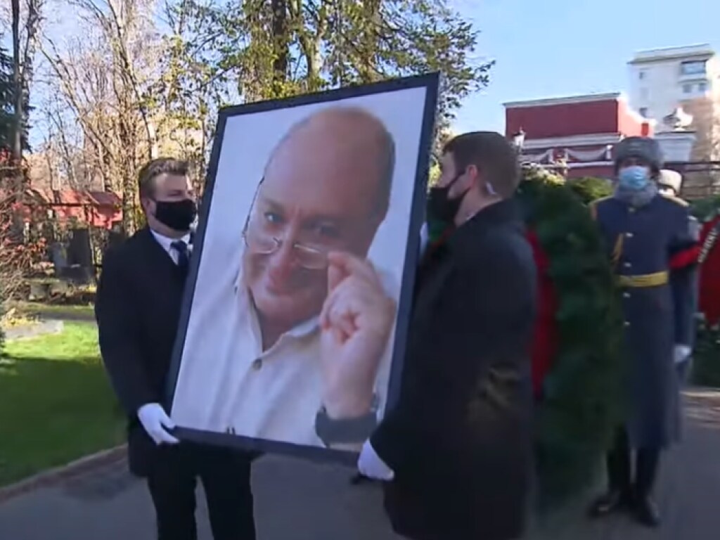 На видео попали тайные похороны Михаила Жванецкого в Москве (ФОТО, ВИДЕО)