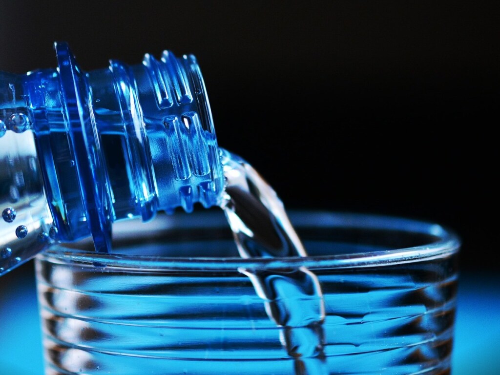Эксперт по питанию рассказал, как употребление воды влияет на здоровье и долголетие