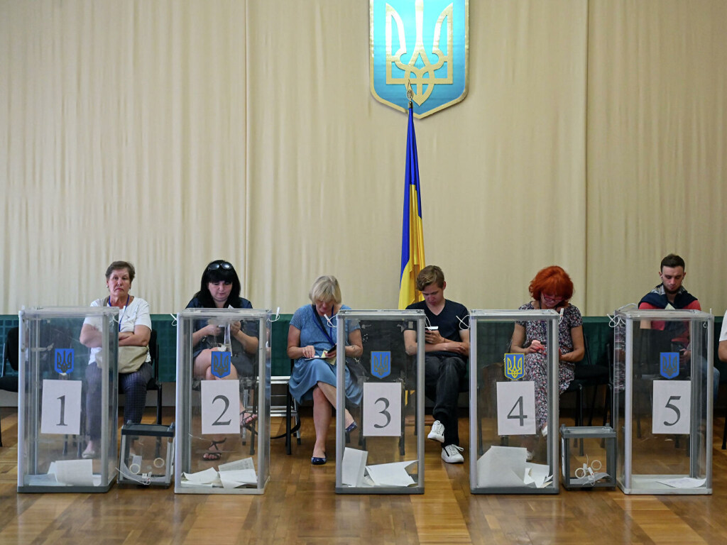 В Украине политическая ситуация указывает на необходимость досрочных выборов в Раду &#8212; политолог