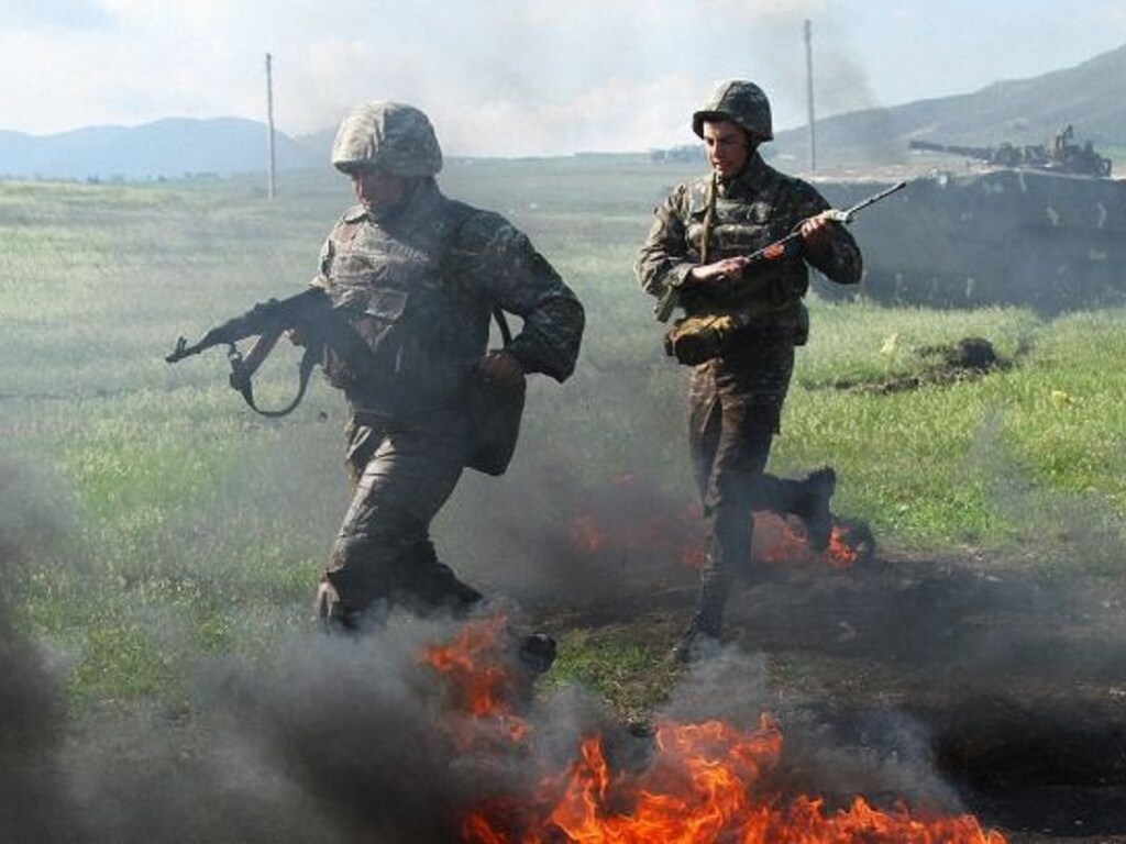 Российские миротворцы начали развертывание в Нагорном Карабахе (ВИДЕО)