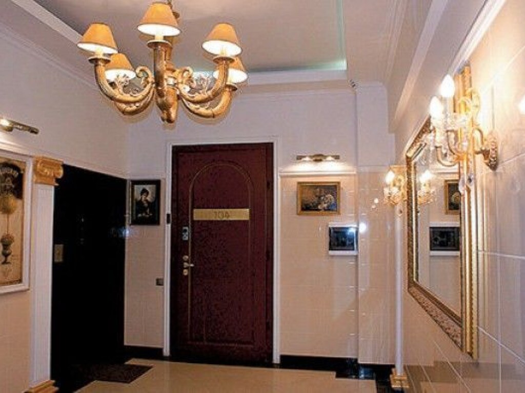 Журналисты показали фото роскошной столичной квартиры Андрея Данилко