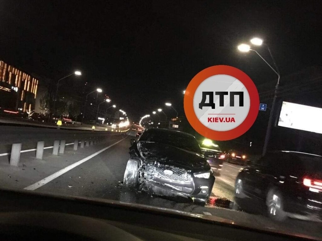 На Шулявке в Киеве произошла серьезная авария с пострадавшими (ФОТО, ВИДЕО)
