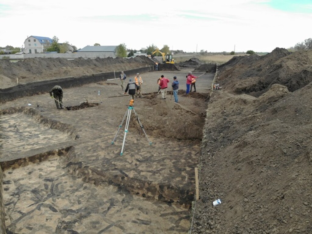 В Полтавской области археологи нашли древние коньки (ФОТО)