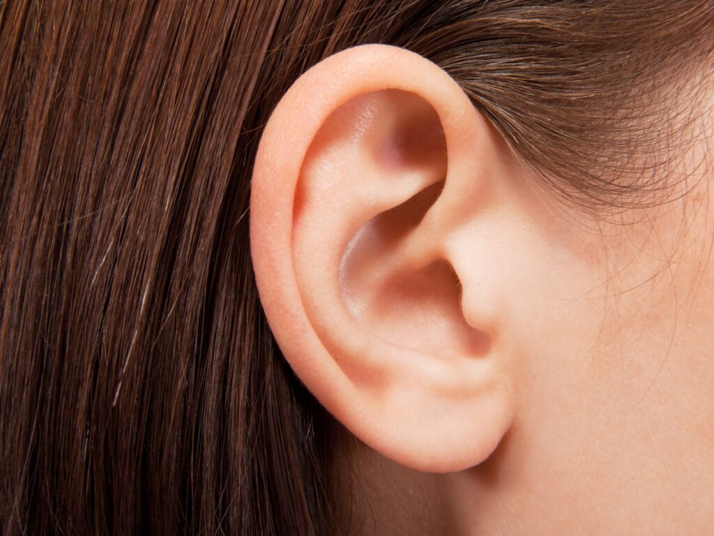 Фен, болезни и медикаменты могут лишить человека слуха &#8212; врачи