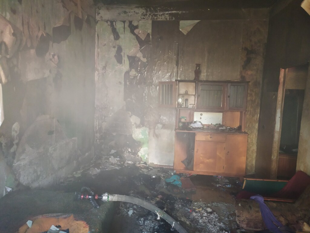 В Харькове горел двухэтажный дом (ФОТО)